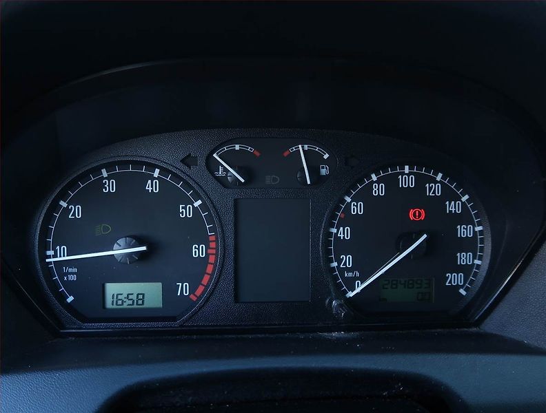 Škoda Fabia (2001) 1.4, nová STK, zamluveno - fotka 11 z 15