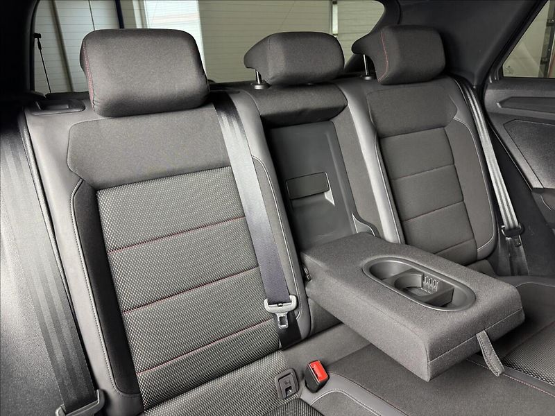 Volkswagen T-Roc 1,5 TSi  Sport Virtual Assist - fotka 12 z 44