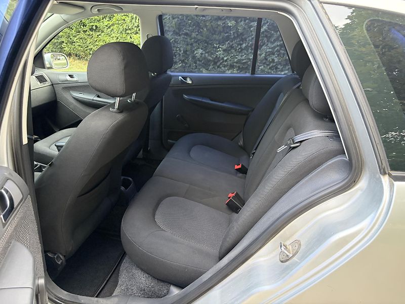 Škoda Fabia 1.4 16V - fotka 19 z 28