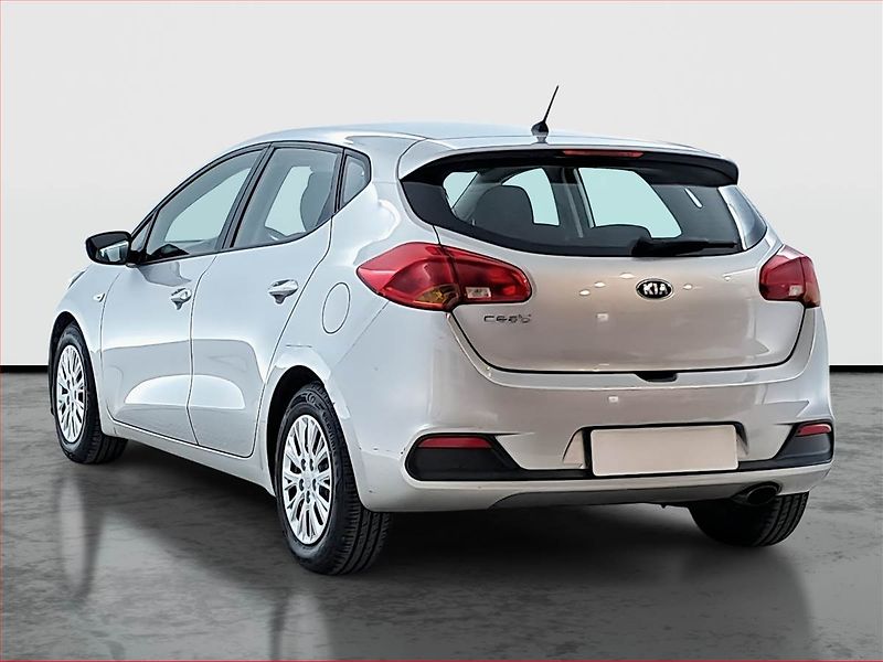 Kia Ceed (2013) 1.6 GDI, ČR,1.maj, Serv.kniha - fotka 4 z 17