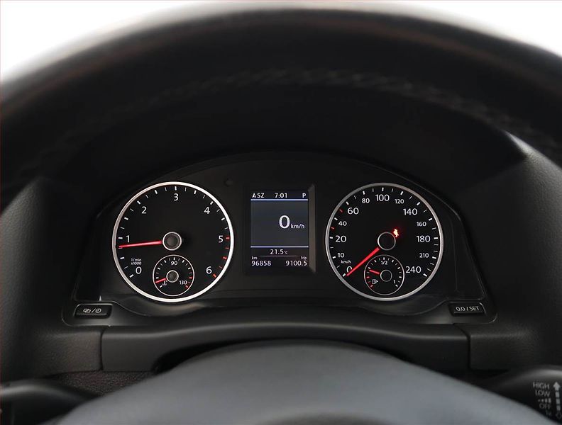 Volkswagen Tiguan (2013) 2.0 TDI, 4X4, Automat - fotka 11 z 22
