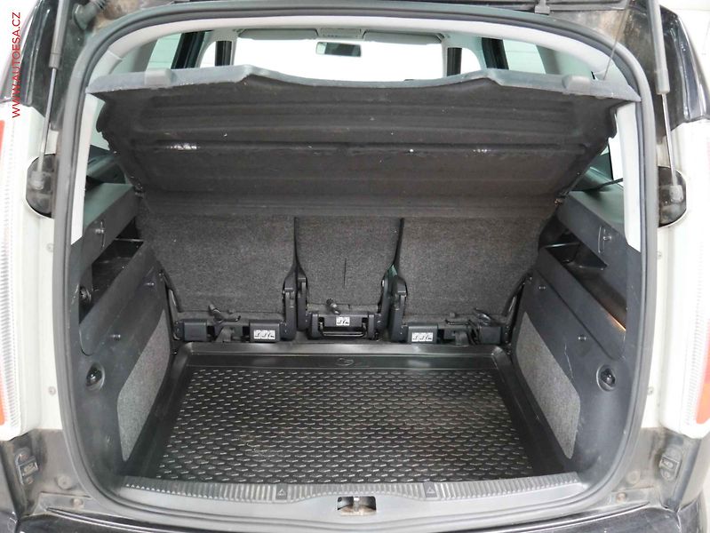 Škoda Roomster (2007) 1.4i, AC, park.asist - fotka 7 z 13