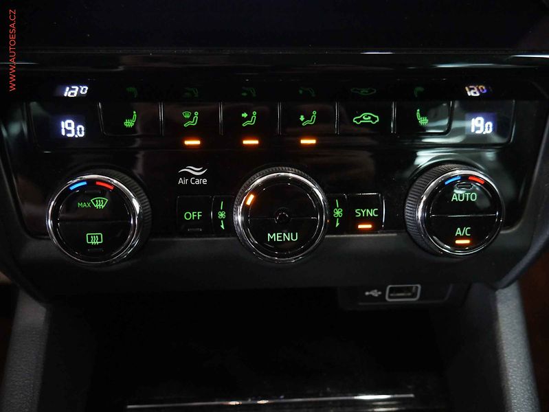 Škoda Octavia (2019) 1.5 TSi, ČR, Style, DSG, LED - fotka 17 z 25