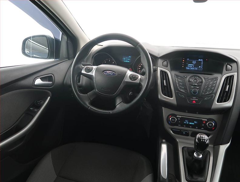 Ford Focus (2013) 1.6 TDCi, Park. senzory - fotka 7 z 16