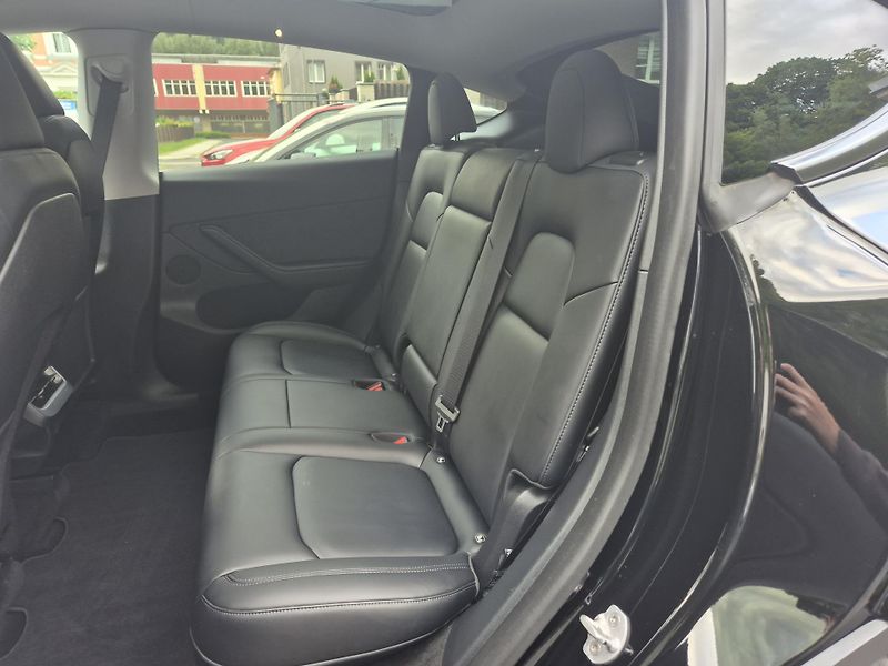 Tesla Model Y LONG RANGE DUAL MOTOR TZ 91,0% - fotka 43 z 50