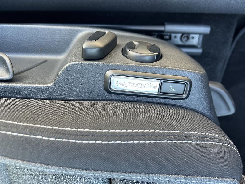 Volkswagen Passat 2.0 TDi 147kw ACC kamera tažné - fotka 18 z 25