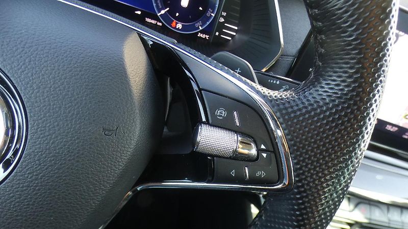 Škoda Octavia 2,0 TDI Style DSG 110 kW - fotka 12 z 24