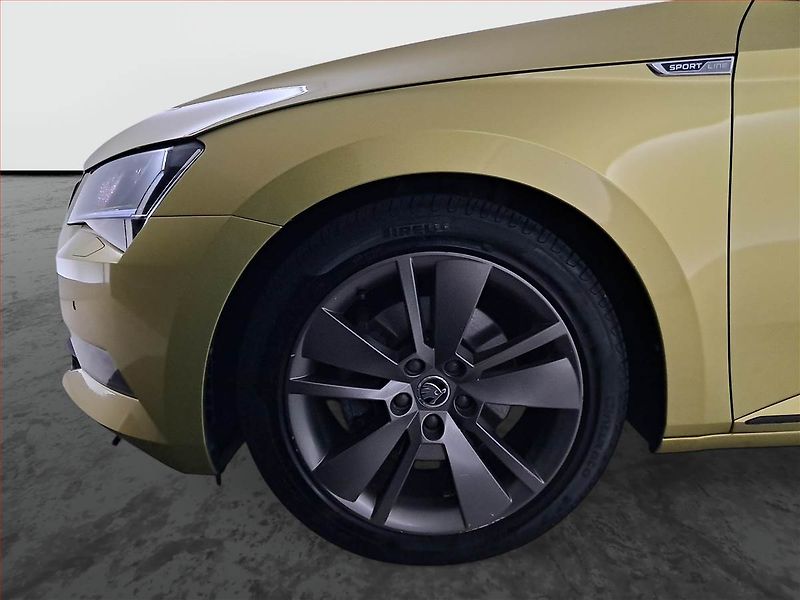 Škoda Superb (2018) Sportline 2.0 TDI, Automat - fotka 15 z 27