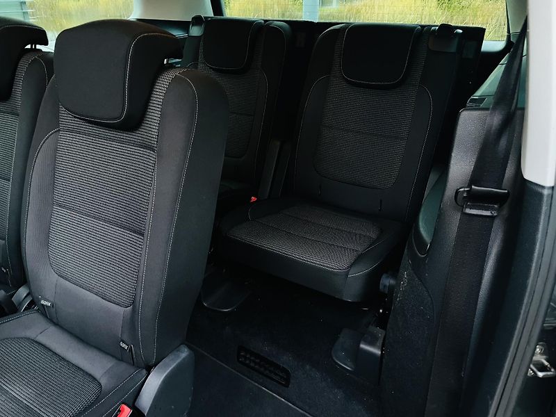 Volkswagen Sharan 2.0TDI MAN 7MÍST TAŽNÉ KAMERA - fotka 32 z 46