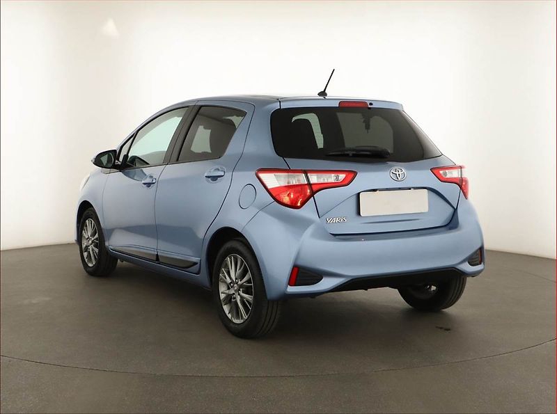 Toyota Yaris (2017) 1.5 Dual VVT-i, ČR,1.maj - fotka 4 z 13