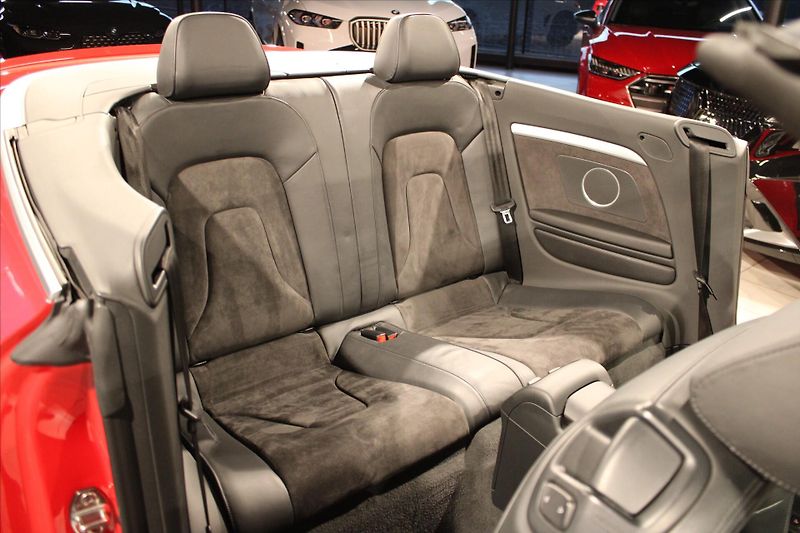 Audi A5 TDi V6 quattro S Line Cabriole - fotka 21 z 27