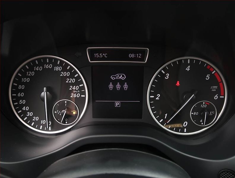 Mercedes-Benz Třídy A (2015) A 180 d, Park. senzory - fotka 11 z 18
