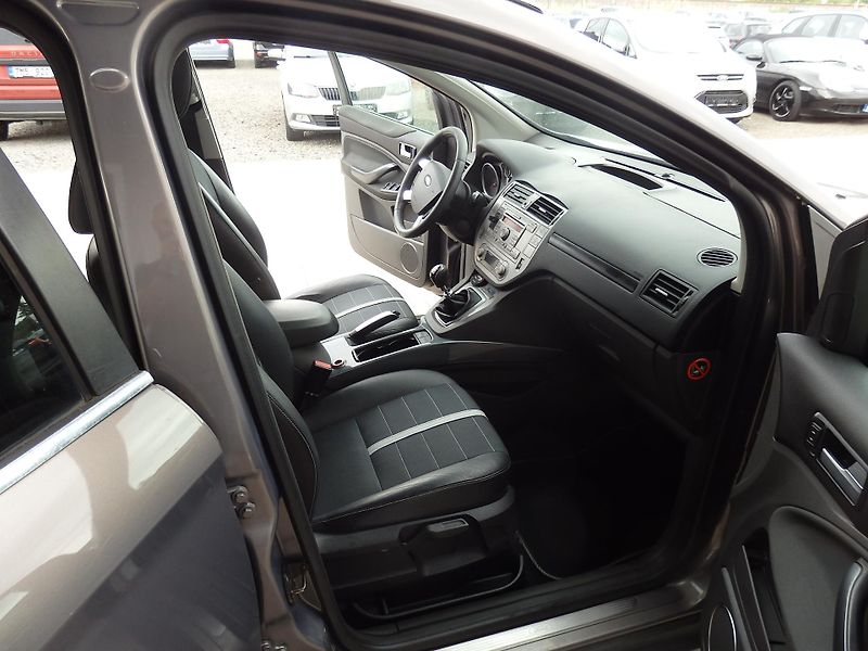 Ford Kuga 2.0 TDCi 4x4 ZÁLOHOVÁNO - fotka 11 z 17