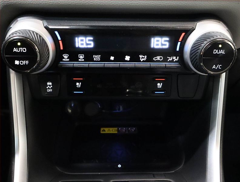 Toyota RAV4 (2023) 2.5 Hybrid - fotka 18 z 25