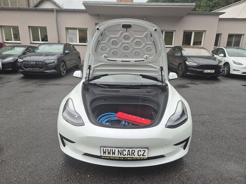 Tesla Model 3 STANDART RANGE 208kw SOH 93,6% - fotka 18 z 47