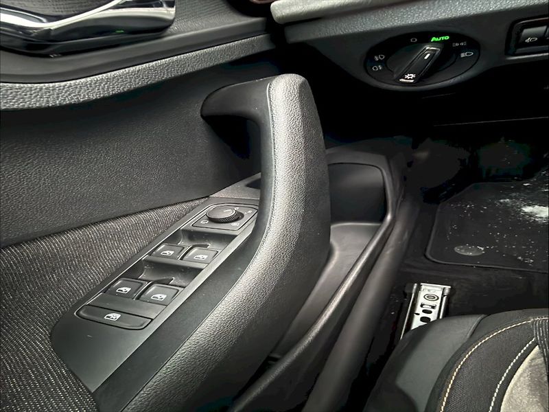 Škoda Kamiq (2024) Top Selection 1,0 TSI 85 kW 6- - fotka 18 z 22