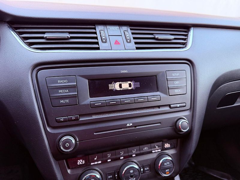 Škoda Octavia 1.6 TDi Elegance, ČR - fotka 16 z 21
