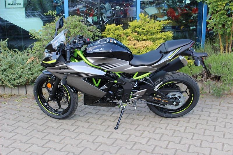 Kawasaki Ninja 125 (2026) 2026 - fotka 7 z 8