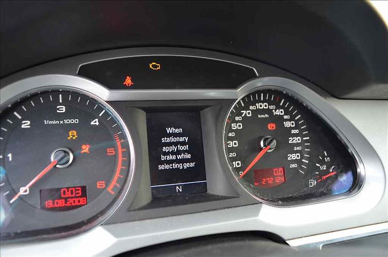 Audi A6 (2010) AVANT 3,0 TDI QUATTRO - fotka 31 z 31