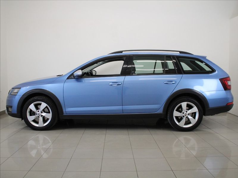 Škoda Octavia 2,0 TDi 135kW 4x4 DSG Scout - fotka 5 z 33