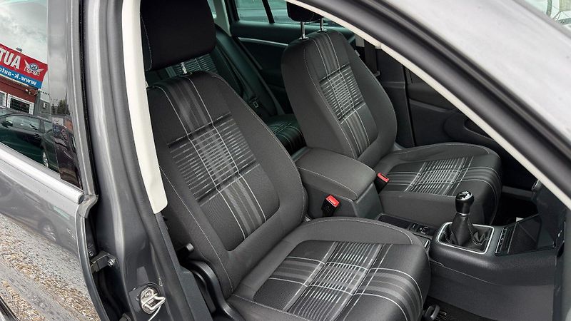 Volkswagen Tiguan (2015) 1.4TSi 90kW*Lounge*Servis*ALU* - fotka 16 z 23