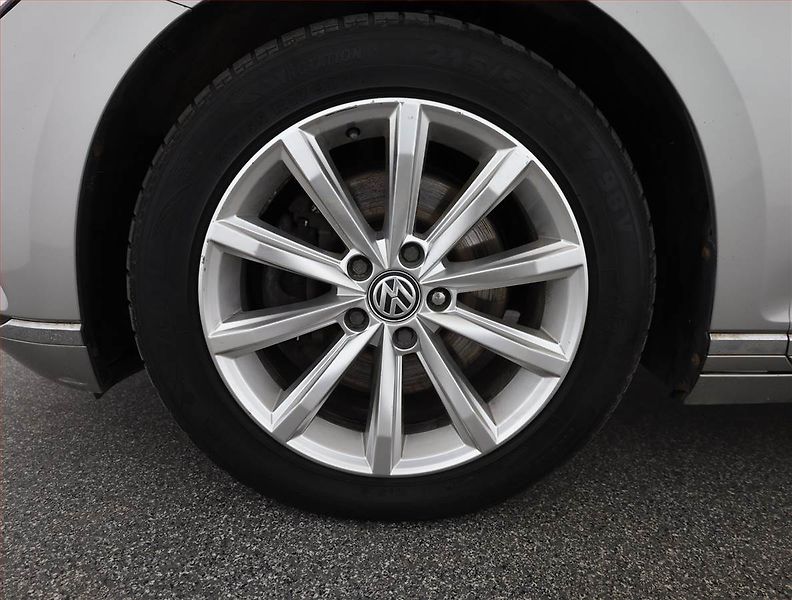 Volkswagen Passat (2015) Highline 2.0 TDI, Automat - fotka 16 z 16