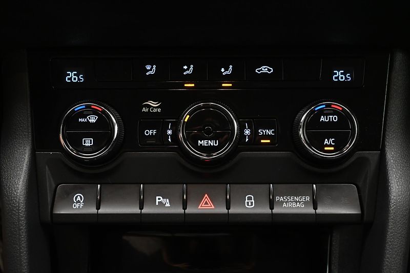 Škoda Karoq 2,0 TDI 85 kW DSG EL.KUFR Záru - fotka 21 z 31
