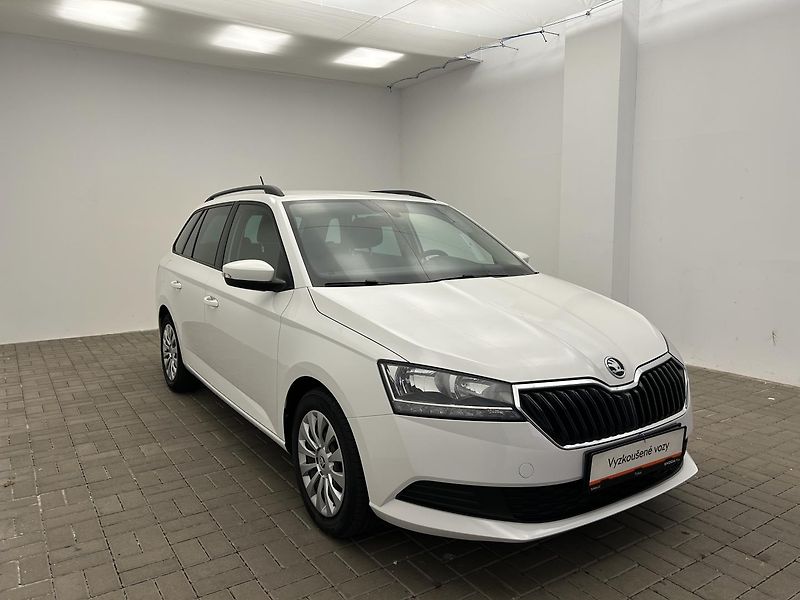 Škoda Fabia 1.0 TSI Active Plus - fotka 17 z 21
