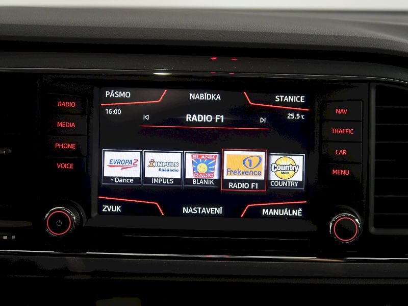 Seat Leon (2015) ST 2.0TSI 135KW FR NAVI PANORA - fotka 24 z 37