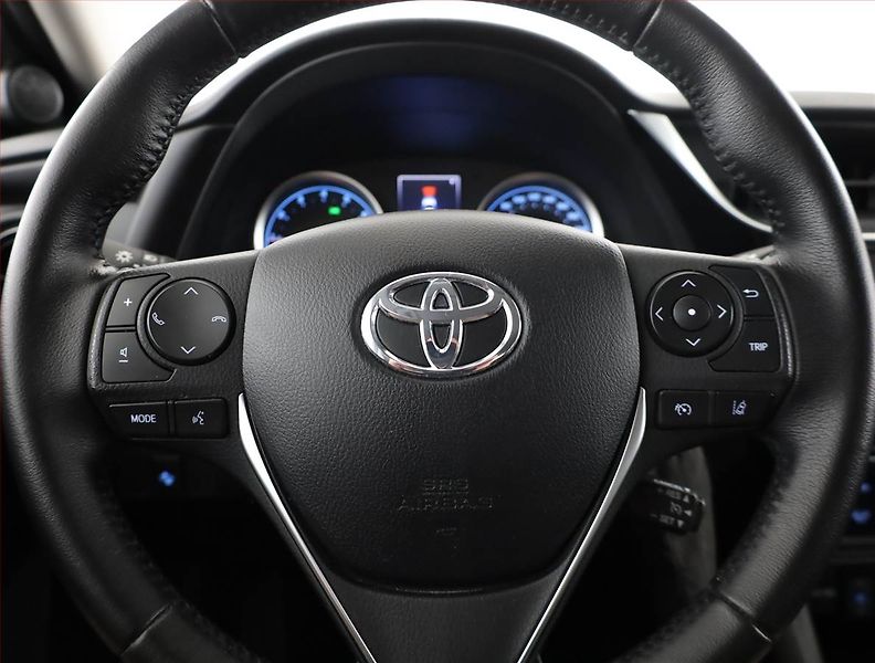 Toyota Corolla (2018) 1.6 Valvematic, Serv.kniha - fotka 8 z 17