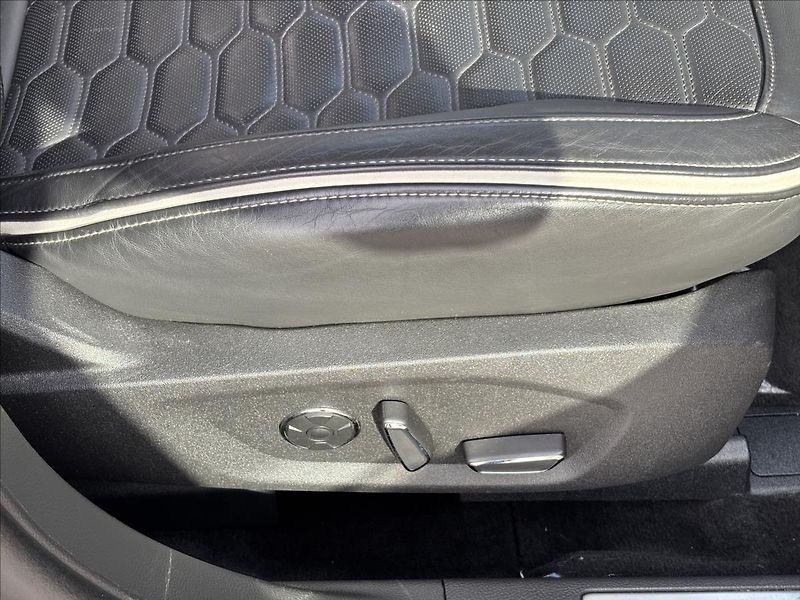 Ford Mondeo 2,0 HEV Vignale 103kW - fotka 19 z 45