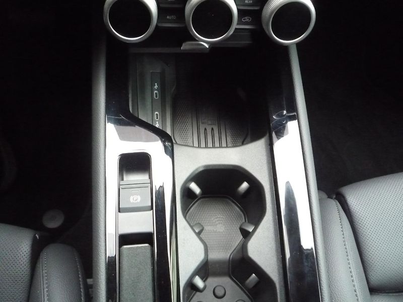 Škoda Superb (2025) 2,0TDi 110kW DSG L&K - fotka 10 z 25