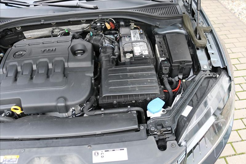 Škoda Superb 2,0 110Kw, ČR, Tažné - fotka 42 z 47