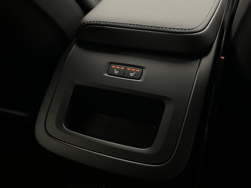 Volvo V60 (2026) B4 PLUS DARK AUT - fotka 44 z 44