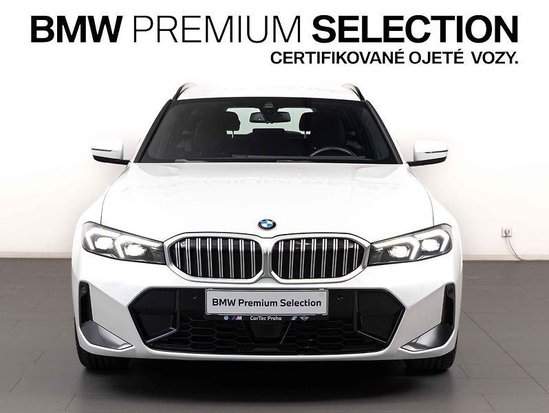 BMW Řada 3 330i xDrive Touring - fotka 2 z 21