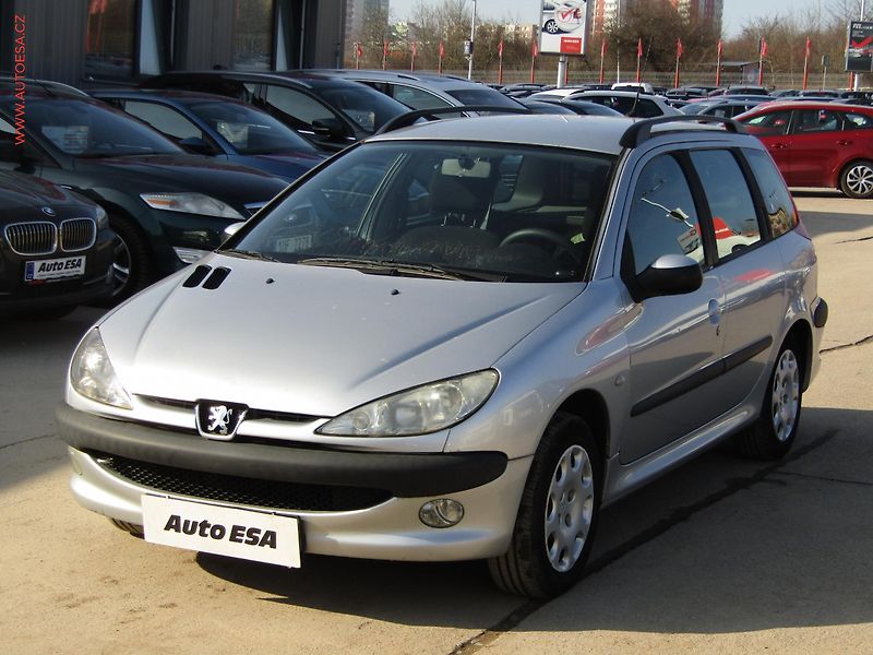 Peugeot 206 (2004) 1.4 HDi, ČR, AC, park.asist - fotka 3 z 14