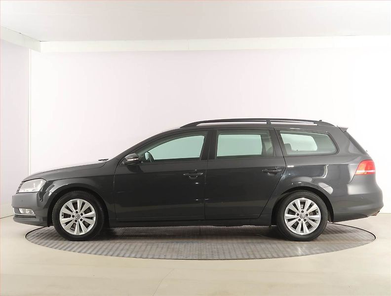 Volkswagen Passat (2013) Comfortline 2.0 TDI, Automat - fotka 3 z 21