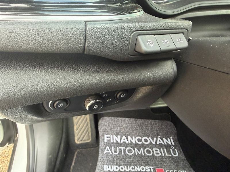 Opel Insignia 2,0 CDTi 125kW-CZ-SERVIS!! - fotka 28 z 32