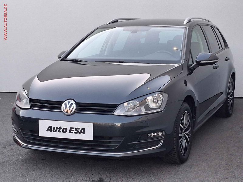 Volkswagen Golf (2016) 1.2 TSi, Allstar, park.čidla - fotka 3 z 17