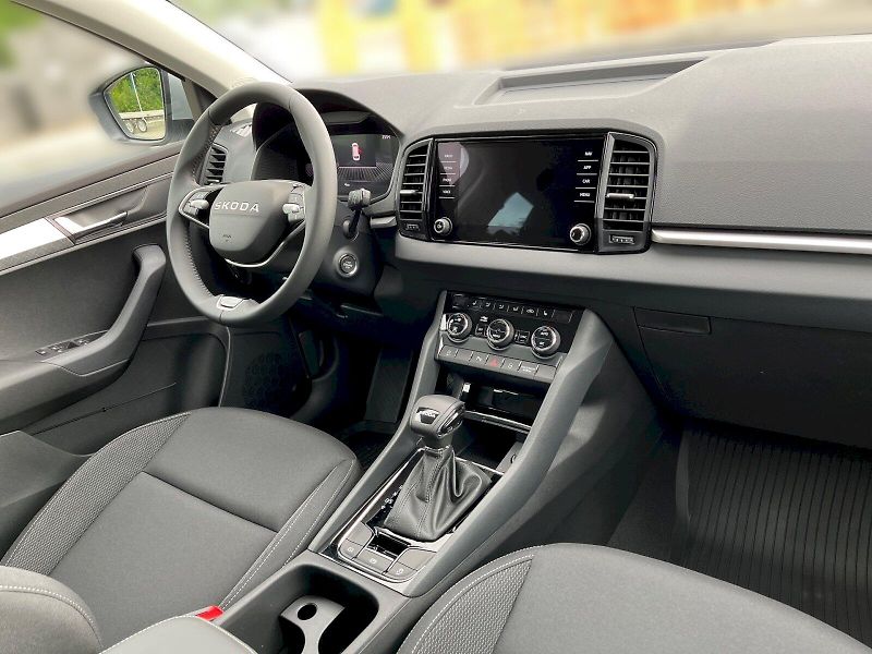 Škoda Karoq (2025) SELECTION 1.5 TSI DSG - fotka 25 z 30