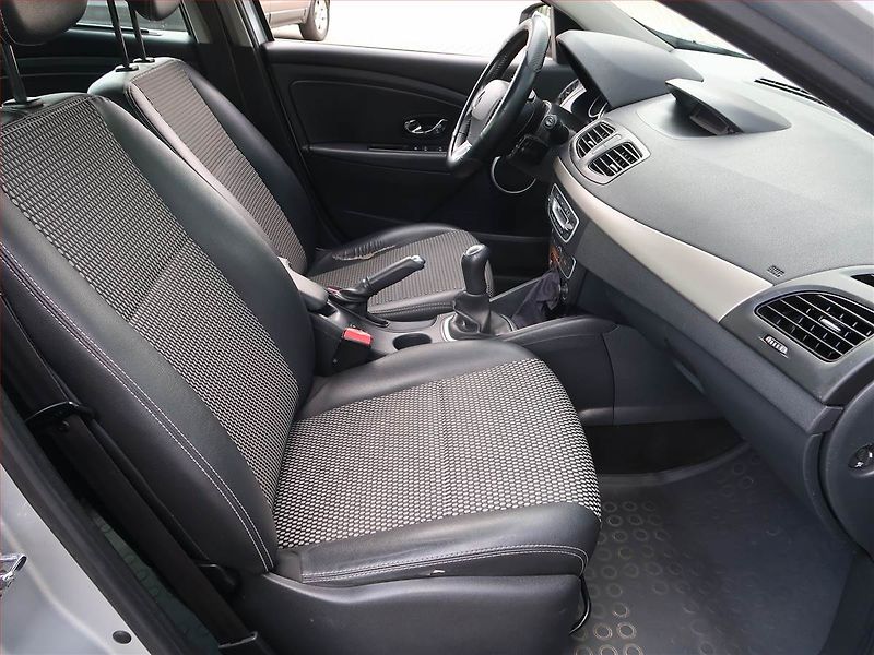 Renault Fluence (2012) 1.6 16V, Tempomat - fotka 9 z 18