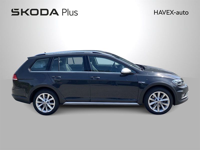Volkswagen Golf (2020) Variant 2.0 TDI DSG 4Motion Al - fotka 3 z 31