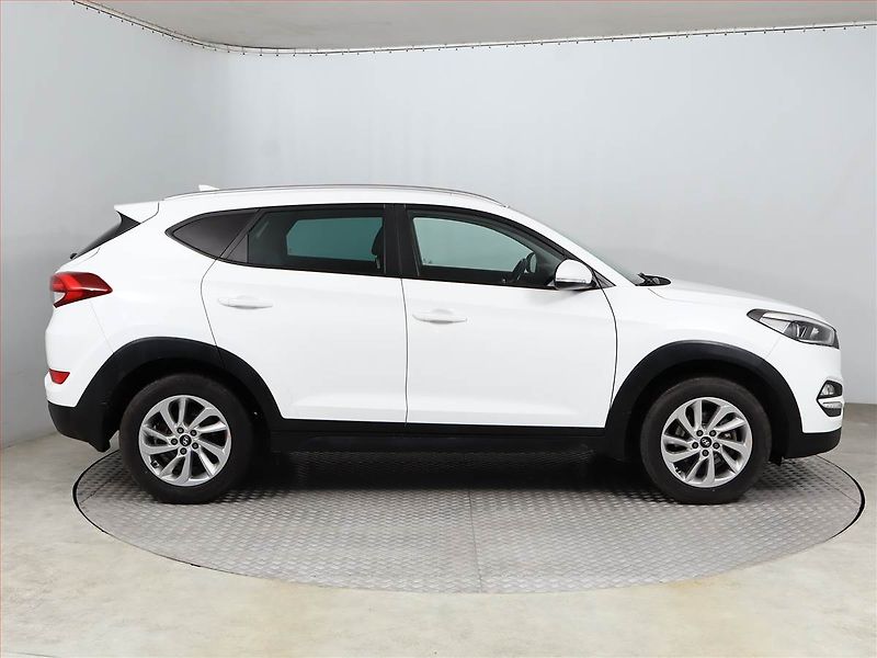 Hyundai Tucson (2016) 1.7 CRDi, Serv.kniha, Navi - fotka 6 z 16