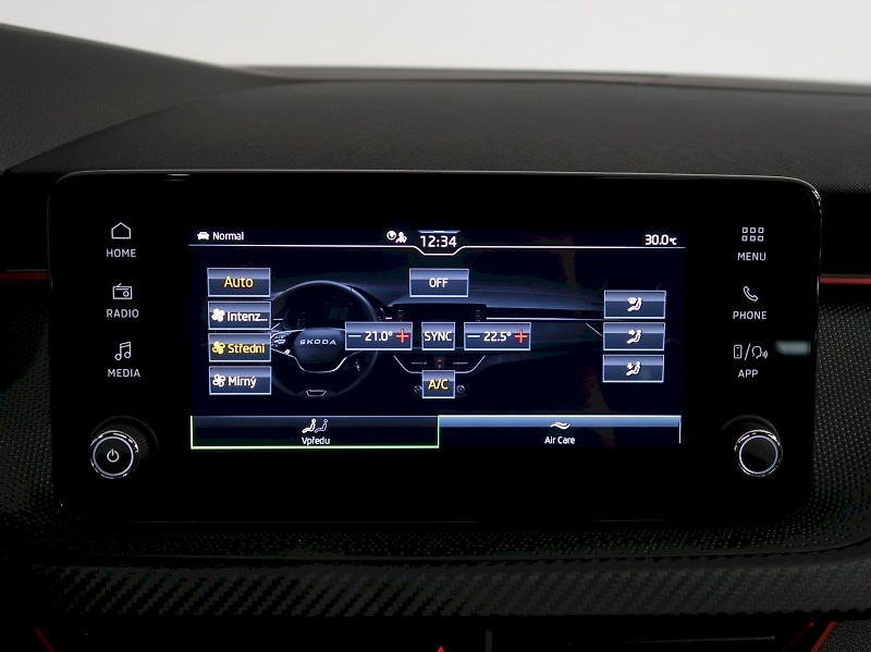 Škoda Scala (2025) MONTE CARLO 1.5TSI 110KW DSG P - fotka 24 z 39