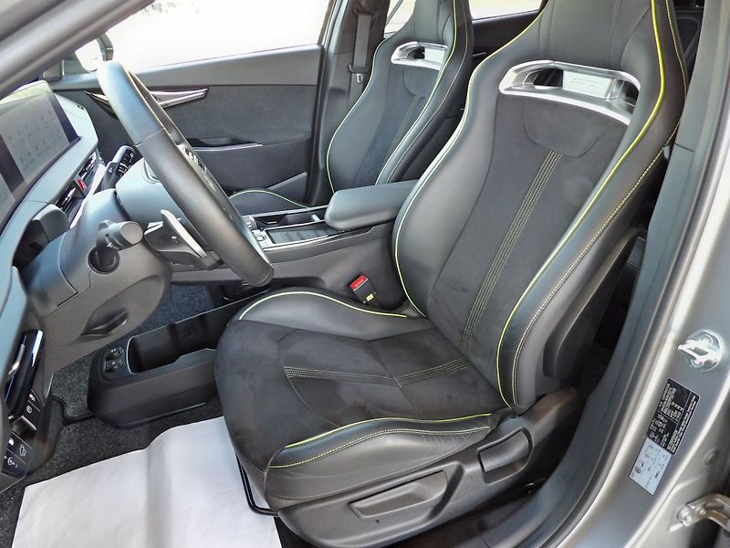 Kia EV6 GT 4x4 430kW 77,4kWh SoH 95,5% - fotka 18 z 28