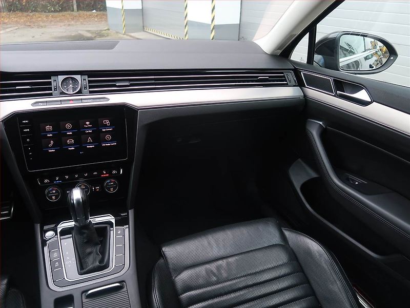 Volkswagen Passat (2018) 2.0 TDI, 4X4, Automat, Kůže - fotka 8 z 28