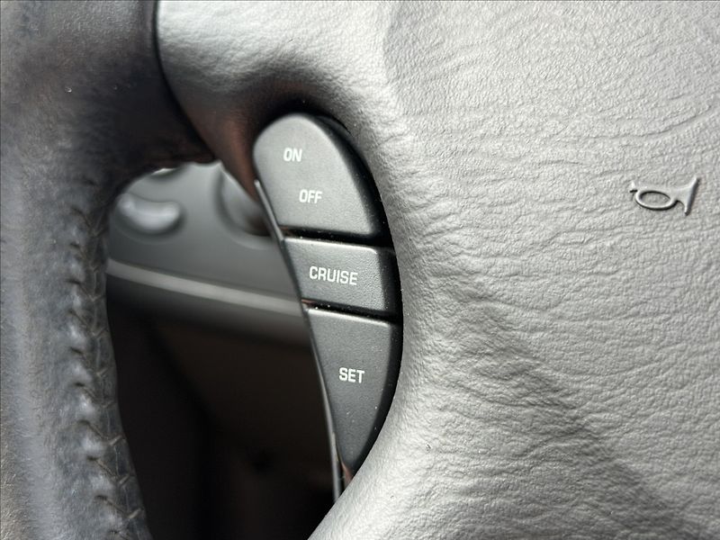 Chrysler Grand Voyager 3,3 V6 128kW A/T 7MÍST - fotka 14 z 26