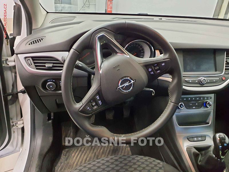 Opel Astra (2018) 1.4 T, ČR, autoAC, temp - fotka 3 z 3