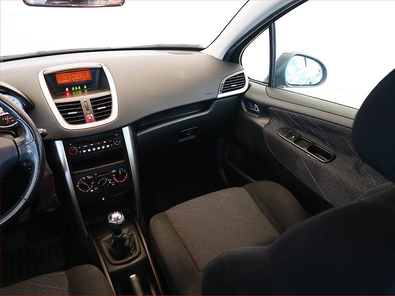 Peugeot 207 (2007) 1.4 16V, Serv.kniha - fotka 8 z 14