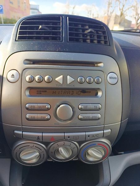 Subaru Justy 1.0i - fotka 8 z 12